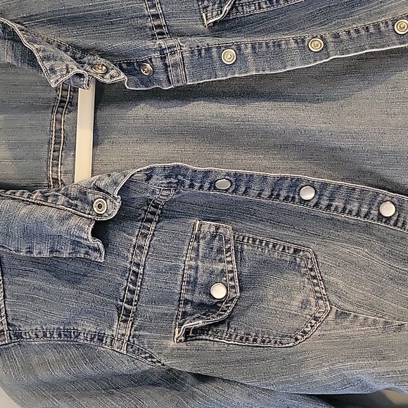 Denim button down shirt - Picture 2 of 3